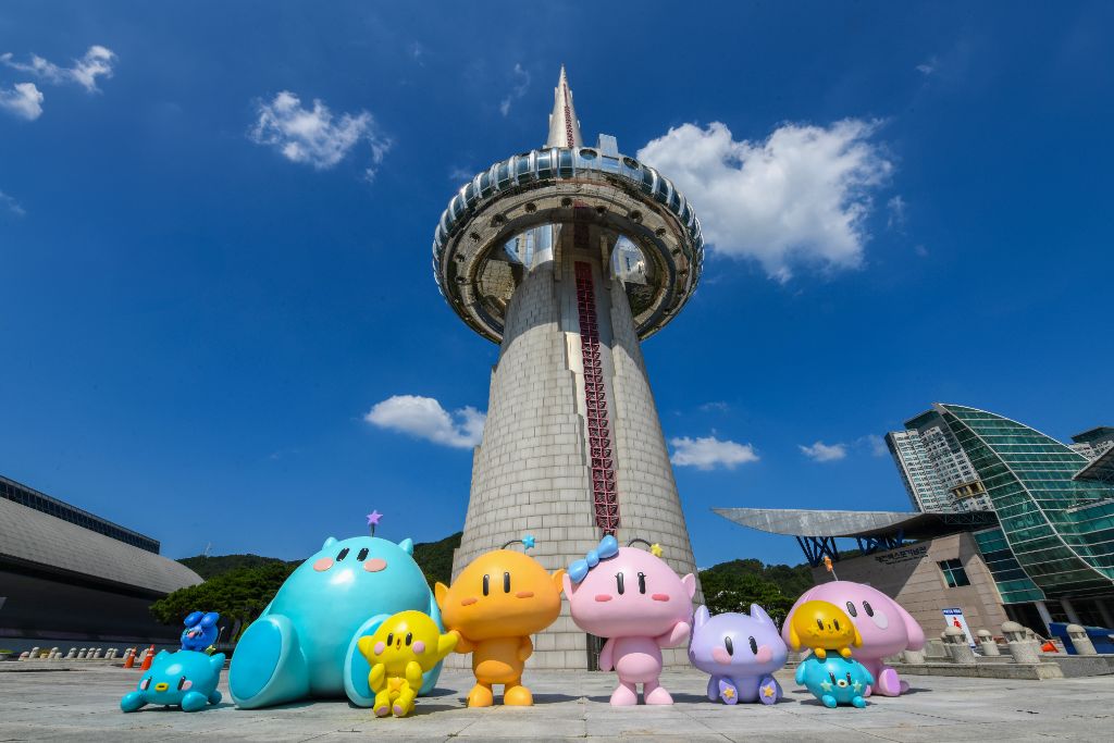 National Science Museum with Kkumdori mascots